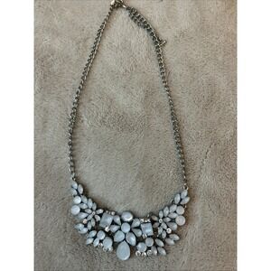 Charming Charlie White Floral And Rhinestone Statement‎ Necklace